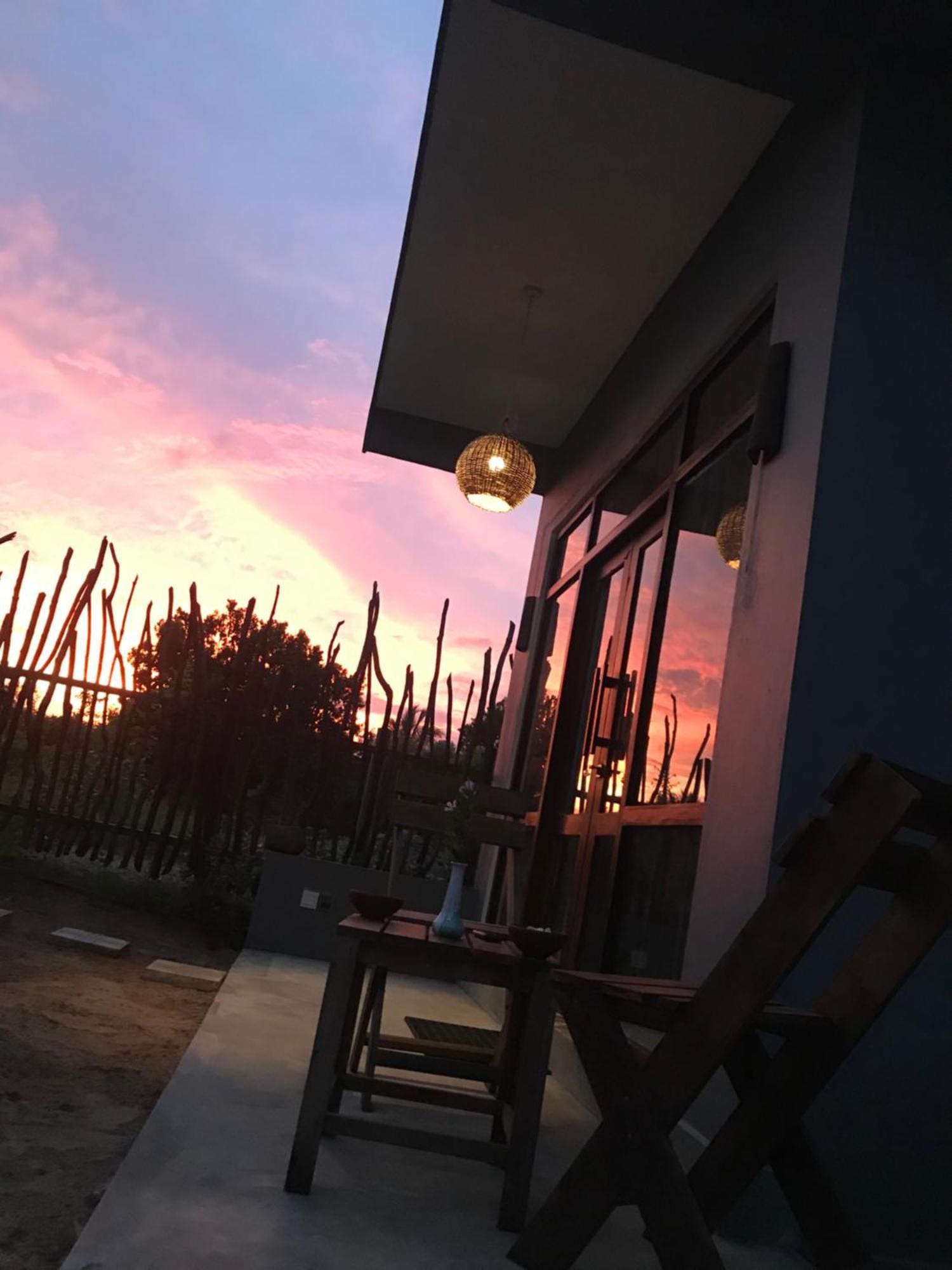 Waves Ranna Cabana And Seafood Exterior foto